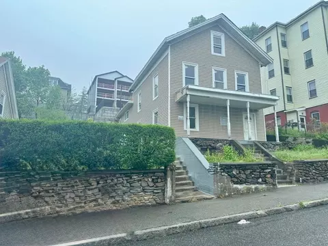 21 Shelby St, Worcester, MA 01605 photo 2