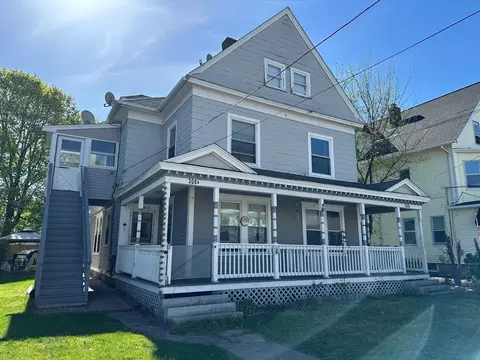 308 N Main St, Uxbridge, MA 01569
