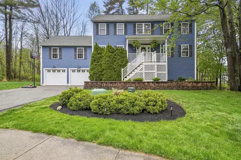 8 Woodwell Cir, Amesbury, MA 01913