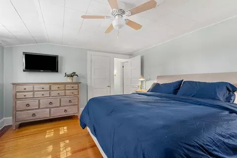 Bedroom - 41 West St, Marblehead, MA 01945 photo 4 of 6