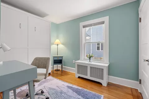 Bedroom - 41 West St, Marblehead, MA 01945 photo 2 of 6