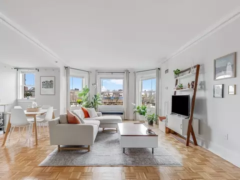 390 Commonwealth Ave #607, Boston, MA 02215