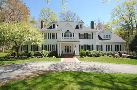 1330 Monument St, Concord, MA 01742