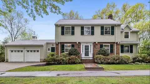 394 Vfw Pkwy, Chestnut Hill, MA 02467