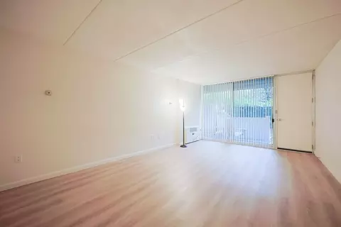 200 Swanton St #T4, Winchester, MA 01890