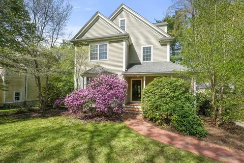 10 Hayes Ln, Lexington, MA 02420