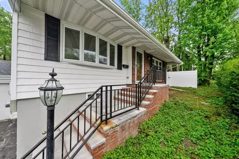 172 Phipps St, Quincy, MA 02169