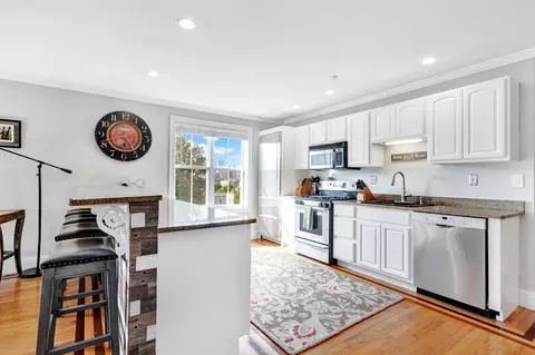 39 Dorchester St #9, Boston, MA 02127