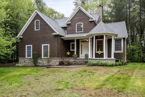 44 Carillon Cir, Easthampton, MA 01027