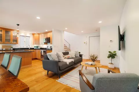 241 Perkins St #E402, Boston, MA 02130