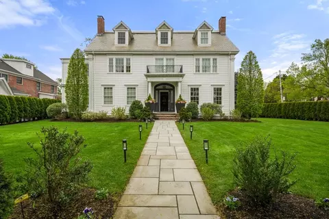 1005 Centre St, Newton, MA 02459