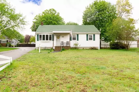 33 Lynn St, Peabody, MA 01960