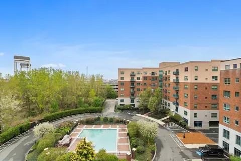 165 Cottage St #613, Chelsea, MA 02150