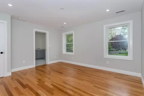 850 Pleasant St, Canton, MA 02021 photo 12
