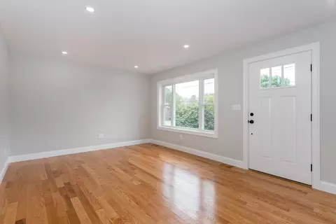 850 Pleasant St, Canton, MA 02021 photo 4
