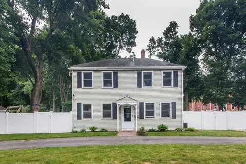 9 Stratford Rd, Natick, MA 01760