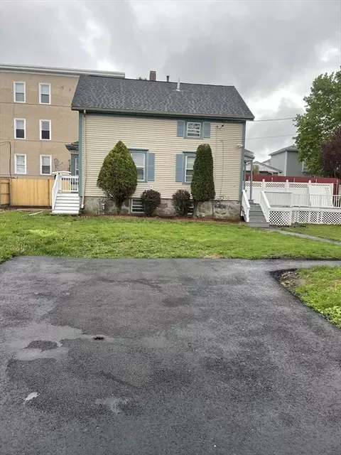 24 Montaup St, Fall River, MA 02724 photo 2