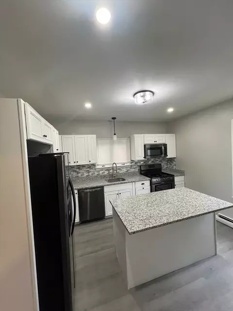 24 Montaup St, Fall River, MA 02724 photo 5