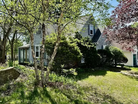 12 Alexander Rd, Worcester, MA 01606