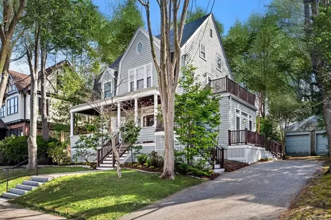 60 Oxford Rd, Newton, MA 02459