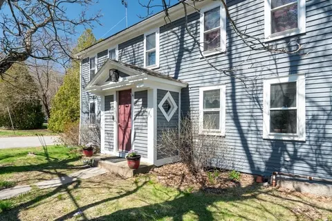 231 W Main St, Georgetown, MA 01833 photo 2