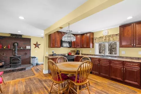 231 W Main St, Georgetown, MA 01833 photo 6