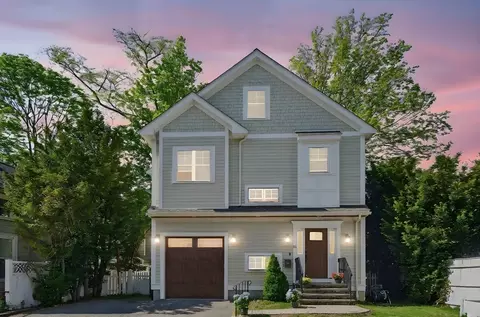 16 Edinboro Ter, Newton, MA 02460