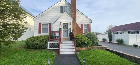 159 Easton St, Lawrence, MA 01843
