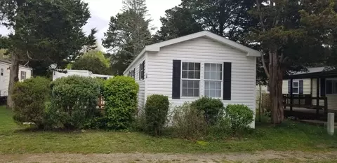 14 4th Ave, Pocasset, MA 02559