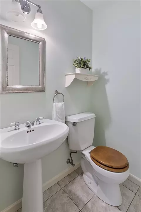 11 Maynard Rd, Berlin, MA 01503 photo 17