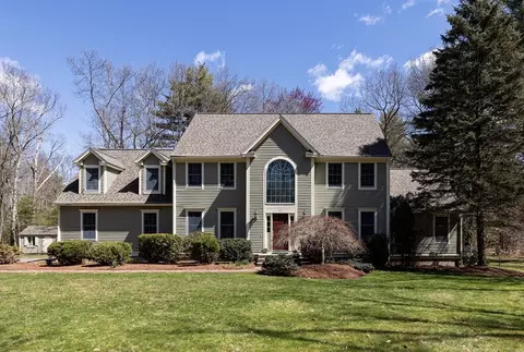 11 Maynard Rd, Berlin, MA 01503