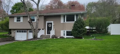 89 Cypress Dr, Swansea, MA 02777