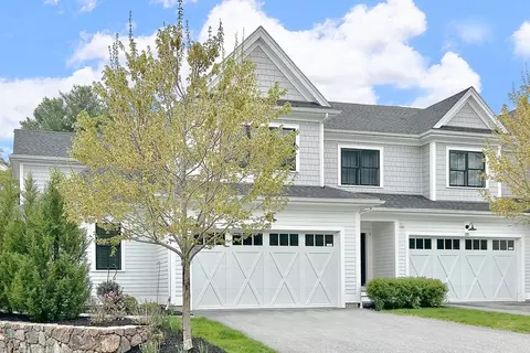 30 Southfield Ln #30, Sherborn, MA 01770