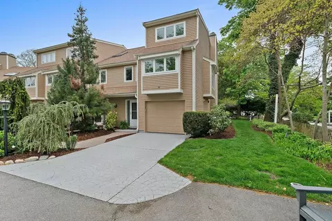50 Union St #50, Plymouth, MA 02360