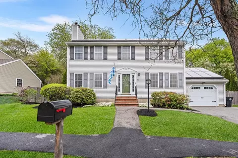 40 Station Rd, Salem, MA 01970