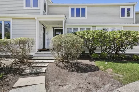 17 Stone St #C, Beverly, MA 01915