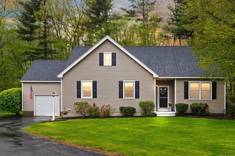 43 Beechwood Dr, Haverhill, MA 01832