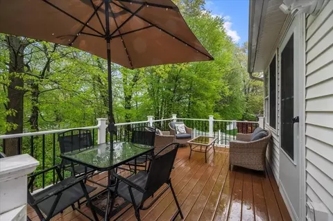 13 Oak Leaf Cir, Worcester, MA 01603 photo 9