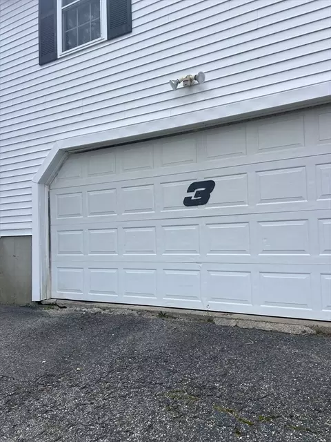 3 Ansonia Rd, Worcester, MA 01605