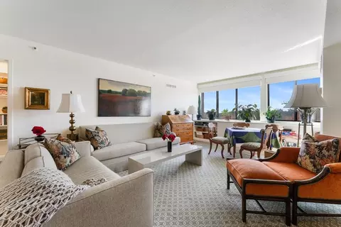 250 Hammond Pond Pkwy #916S, Chestnut Hill, MA 02467