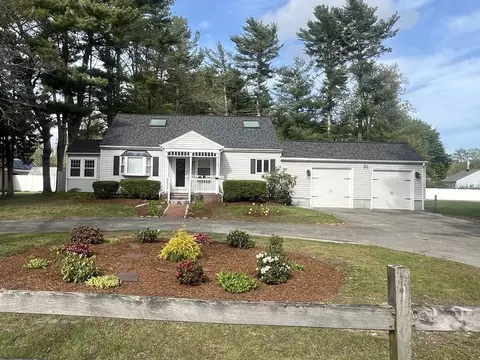 106 County Rd, Freetown, MA 02717