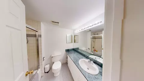 Bath - 149 Beaconsfield #B2, Brookline, MA 02445 photo 2 of 2