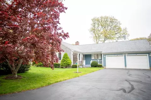 12 Longview Dr, Yarmouth, MA 02675