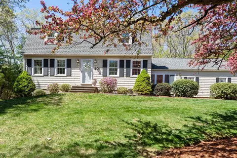 40 Amble Rd, Chelmsford, MA 01824