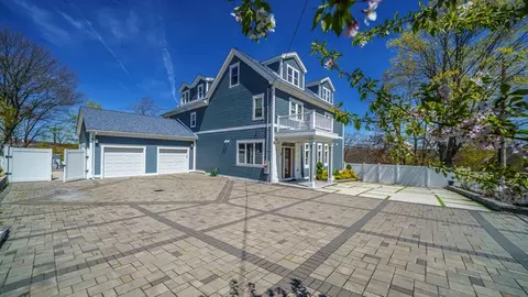 7 Davis Rd, Braintree, MA 02184