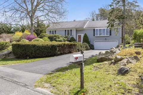 9 Courier Dr, Dennis, MA 02638