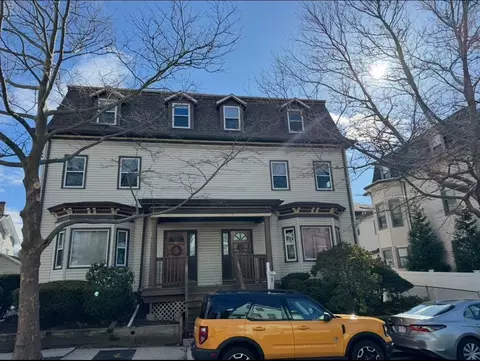 16 Arlington St #1, Somerville, MA 02145