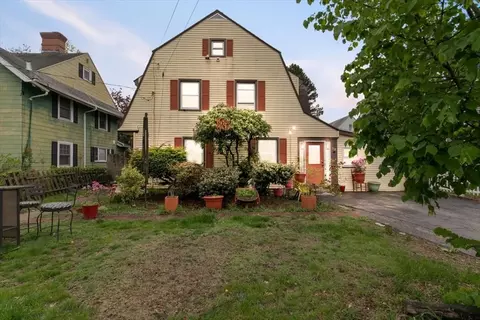 58 Salem St, Lawrence, MA 01843