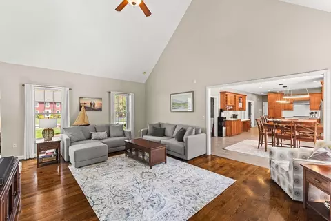 20 Mohawk Rd, Raynham, MA 02767 photo 19