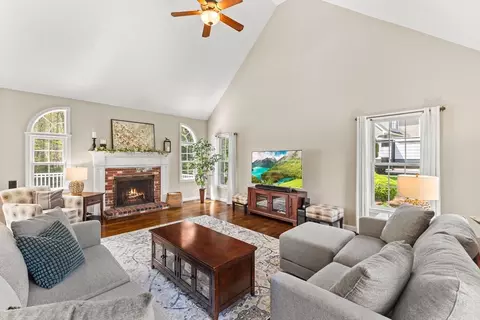 20 Mohawk Rd, Raynham, MA 02767 photo 18